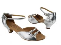 Open dansschoenen : C-reeks mooi zilverkleurig schoentje
maat 35.5 hak 3cm 
Breedte kan vooraan aangepast worden met riempje